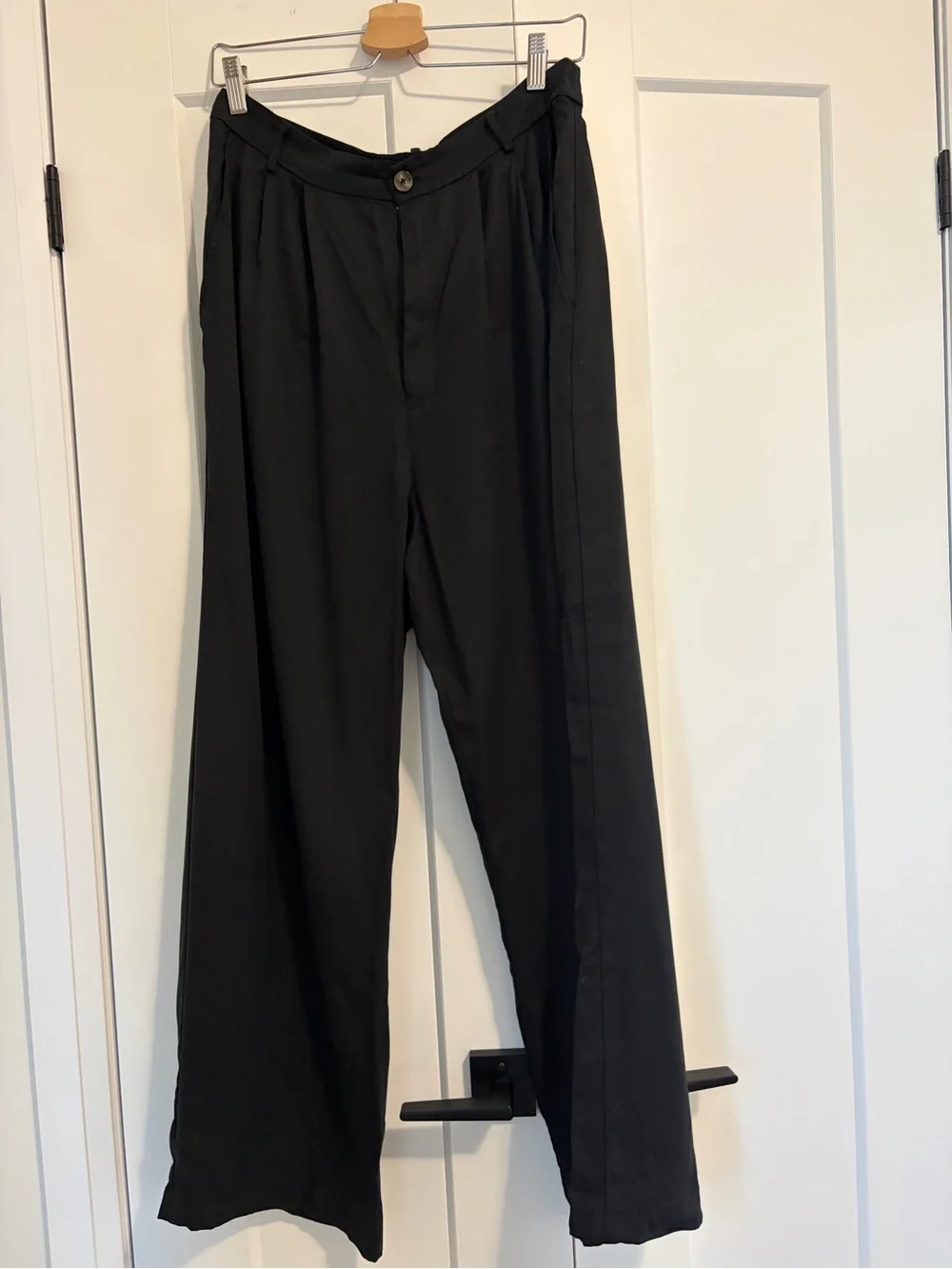 Reformation Mason Wide-Leg Pants in Black - Picture 3 of 3